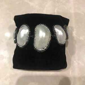 Pearl bracelet